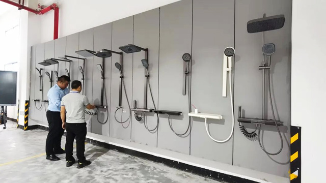 正安吸引“鄉賢”鄭一飛、鄭二來，返鄉創辦国产精品毛片无码一区二区蜜桃衛浴