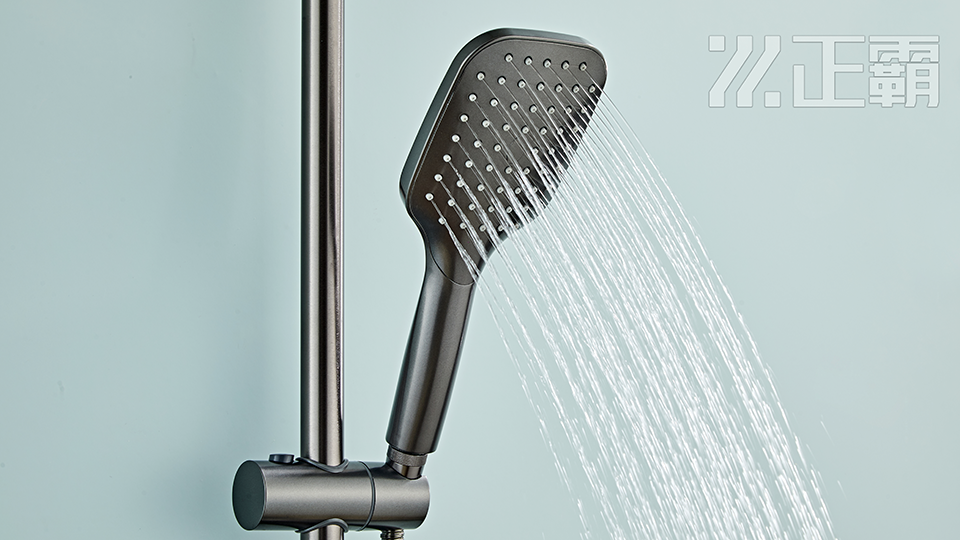 耐用性較量：<i style='color:red'>太空鋁花灑</i>能否超越銅/不鏽鋼？